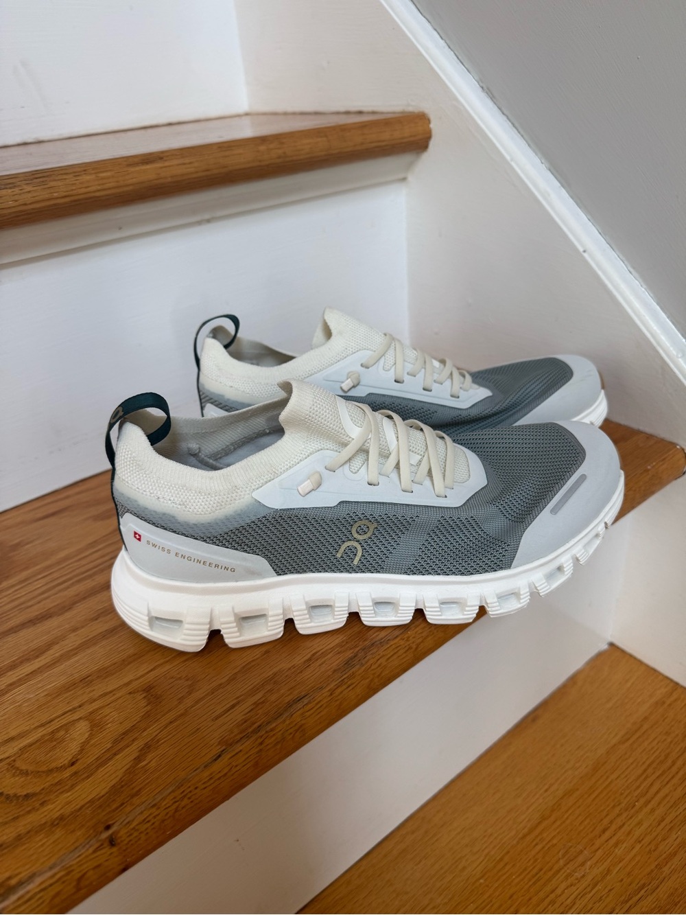 On Running Running Women’s Lightweight Gray/White Sneakers Size 6.5